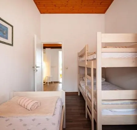 Apartment Maja *